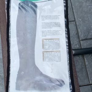 SOLD NWT Tredstep Ireland Deluxe Half Chap black